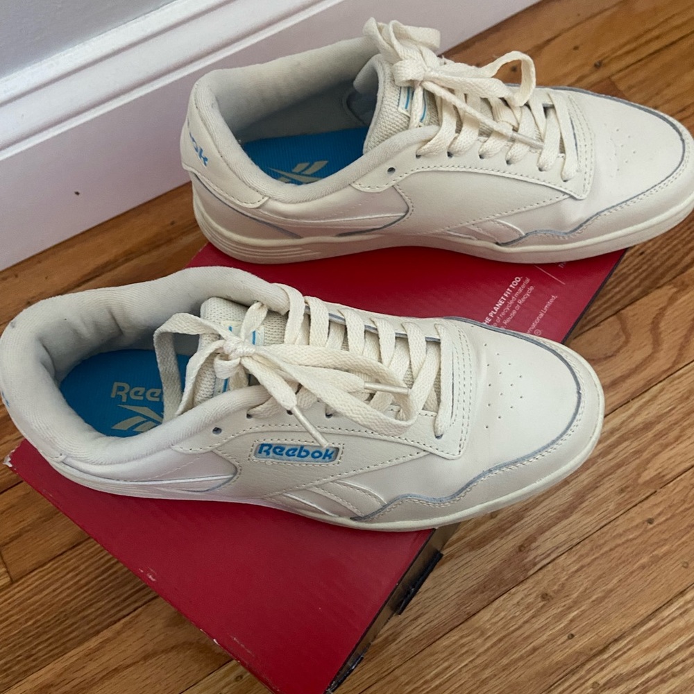 Reebok Sneakers